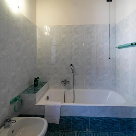 Wine & Ginger - Luxury X8 *